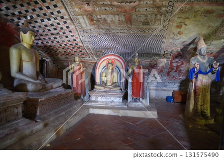 斯里蘭卡世界遺產：蘭吉里丹布勒石窟寺 131575490