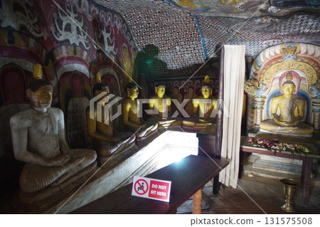 斯里蘭卡世界遺產：蘭吉里丹布勒石窟寺 131575508