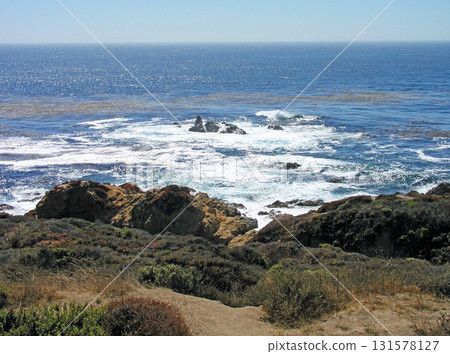 美國加州大蘇爾太平洋海岸的壯麗景色 美國加州大蘇爾太平洋海岸的壯麗景色 131578127