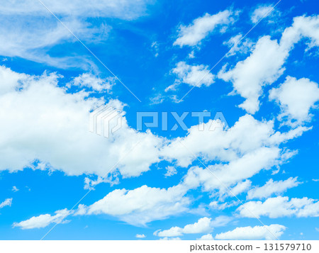 藍天白雲飄浮－清爽明亮的夏日天空 131579710