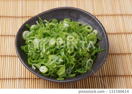 Chopped green onions 131580614