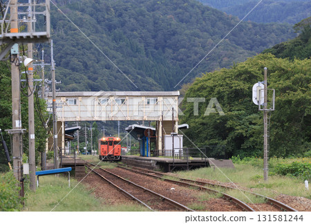 Kiha 41 arrives at Takeno Station on the Sanin Main Line Kiha 41 arrives at Takeno Station on the Sanin Main Line 131581244