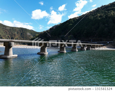 Kataoka Submerged Bridge seen from above in Ochi Town, Kochi Prefecture Kataoka Submerged Bridge seen from above in Ochi Town, Kochi Prefecture 131581324