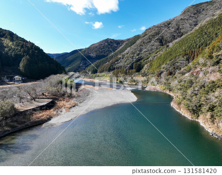 Niyodo River and Kataoka Submerged Bridge in Ochi Town, Kochi Prefecture 131581420