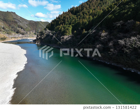 Niyodo River and Kataoka Submerged Bridge in Ochi Town, Kochi Prefecture Niyodo River and Kataoka Submerged Bridge in Ochi Town, Kochi Prefecture 131581422