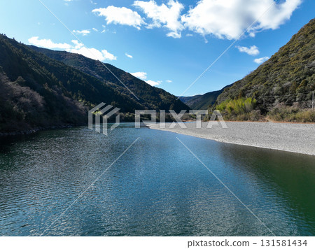高知縣越知町:藍天與仁淀川的風景 高知縣越知町:藍天與仁淀川的風景 131581434