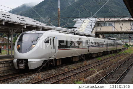 Sanin Main Line 289 Series Limited Express Kounotori arriving at Wadayama Station Sanin Main Line 289 Series Limited Express Kounotori arriving at Wadayama Station 131581566