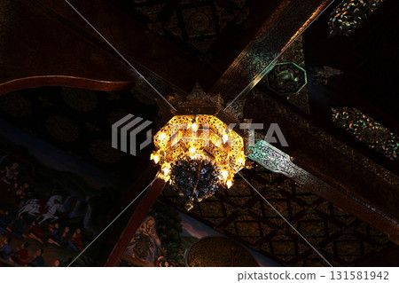 營造舒緩空間的天花板燈 131581942