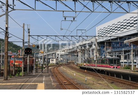 福井縣羽比線敦賀站內 福井縣羽比線敦賀站內 131582537
