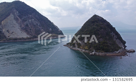 Nakagami Island (Tsurigane Island) and Mt. Shibao seen from above Nakagami Island (Tsurigane Island) and Mt. Shibao seen from above 131582695