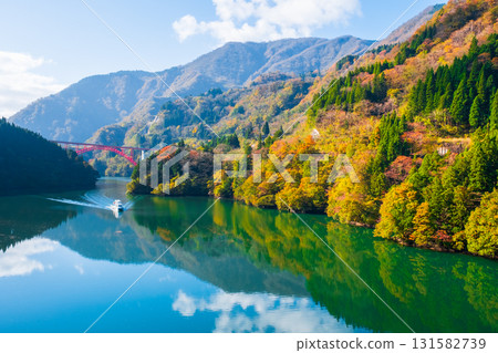 Shogawa Gorge (Autumn) Shogawa Gorge (Autumn) 131582739