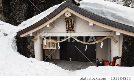 神社埋在雪中 神社埋在雪中 131584533