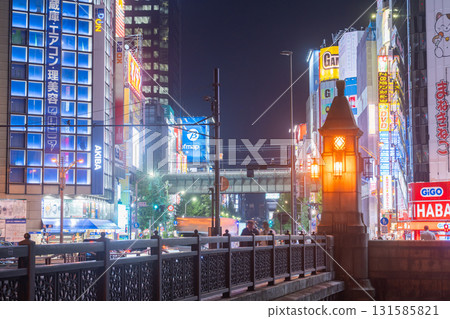 “東京”秋葉原電器城/城市夜景 131585821