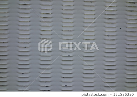 配電盤表面的油漆剝落特別有趣。 配電盤表面的油漆剝落特別有趣。 131586350