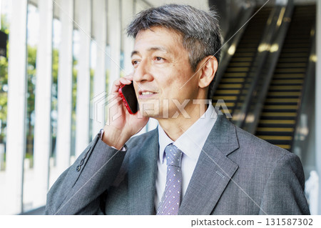 商人談智能手機 商人談智能手機 131587302