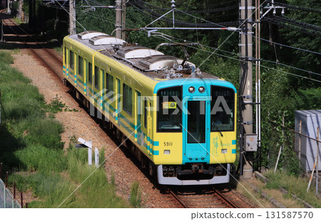 阪神武庫川線上行駛的5500系列虎子號列車 131587570