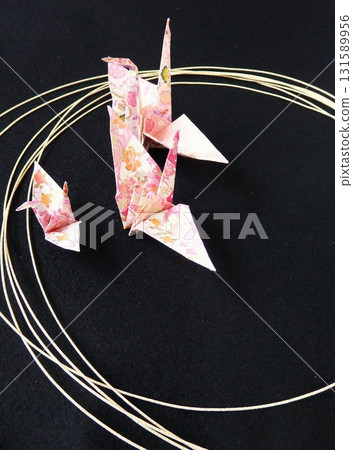 新年的彩色摺紙鶴 新年的彩色摺紙鶴 131589956