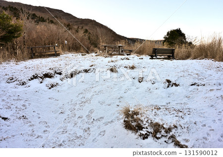 Mount Echizen in the Aitaka Mountains: Snow-covered Umanose Observation Deck Mount Echizen in the Aitaka Mountains: Snow-covered Umanose Observation Deck 131590012