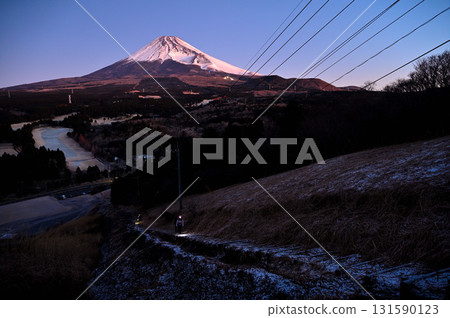 From Mount Echizen in the Ashitaka Mountains. Mount Fuji and the Hoei Crater covered in snow from the Jurigi Plateau before dawn. From Mount Echizen in the Ashitaka Mountains. Mount Fuji and the Hoei Crater covered in snow from the Jurigi Plateau before dawn. 131590123
