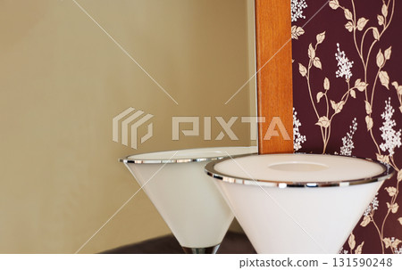 Scenery with table lamp 131590248