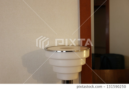 Scenery with table lamp 131590250