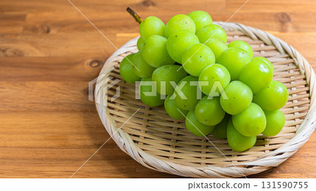 Shine Muscat 131590755