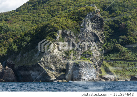 下北半島,從西港前往青森縣西村佛光浦的觀光船上看到的景色 下北半島,從西港前往青森縣西村佛光浦的觀光船上看到的景色 131594648
