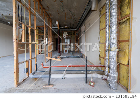 Skeleton dismantling work before renovation 131595184