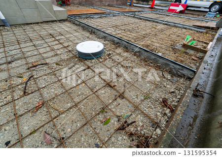 Construction work 131595354