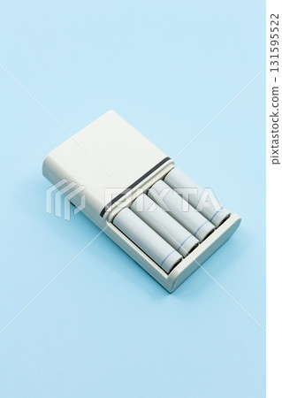 可充電 AA 電池和充電器 131595522