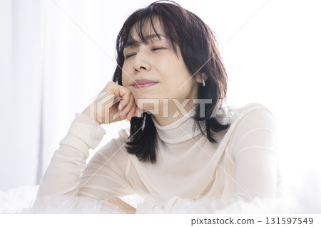 Thinking Middle Female Thinking Middle Female 131597549