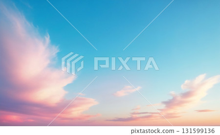 夢幻般的粉紅色雲彩和清澈的藍天背景影像 131599136