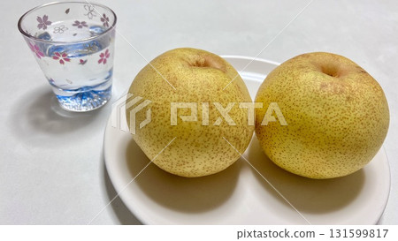Kaori pear, also known as the "phantom pear" 131599817