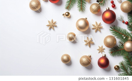 由閃閃發光的球體製成的聖誕裝飾品 131601845