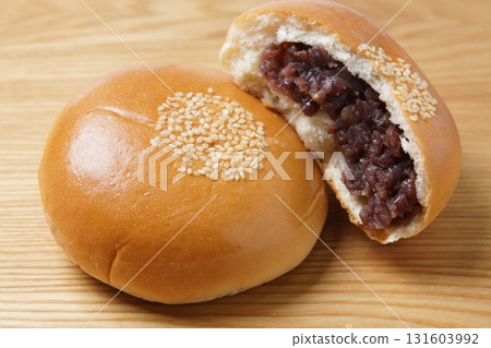 穀物麵包 131603992