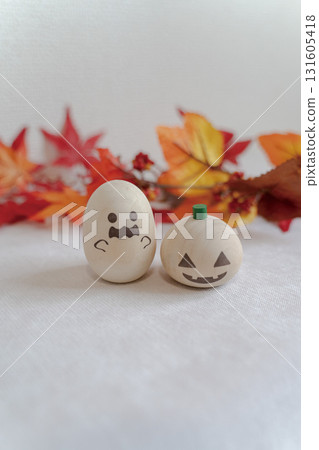Natural and cute Halloween decorations (vertical composition) Natural and cute Halloween decorations (vertical composition) 131605418