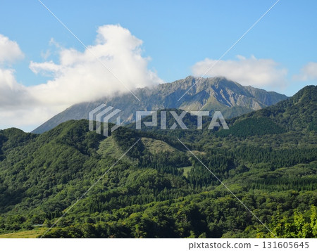 從蒜山大山天際線的木目台展望休息處眺望大山 131605645