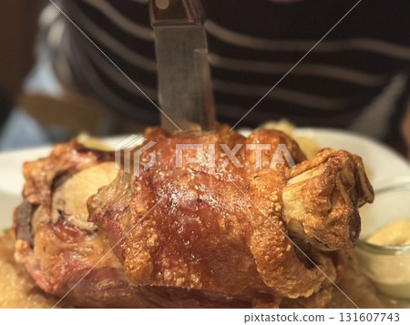 Schweinshaxe，一種類似卡通肉的傳統德國菜 131607743