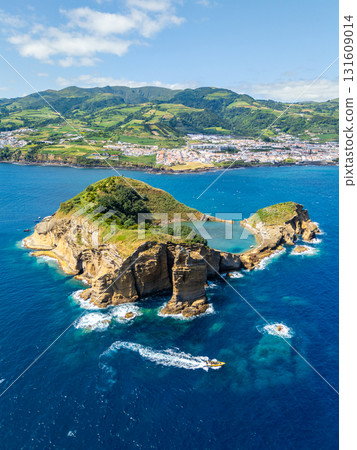 Vila Franca Islet, Vila Franca Do Campo Town and Atlantic Ocean. Azores, Sao Miguel Island. Portugal 131609014