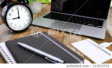 Start time Business image Desk work 16:9 131610733