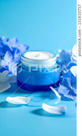 Moisturizing cream with the essence of nature for the skin 131610757