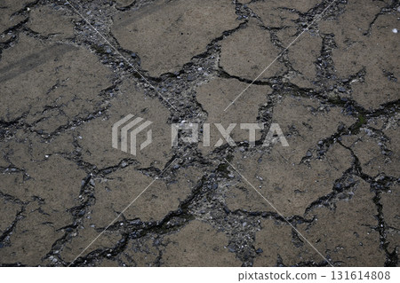 破碎的地面 破碎的地面 131614808