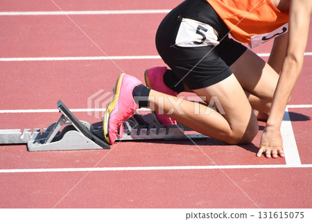 比賽開始前的田徑運動 比賽開始前的田徑運動 131615075