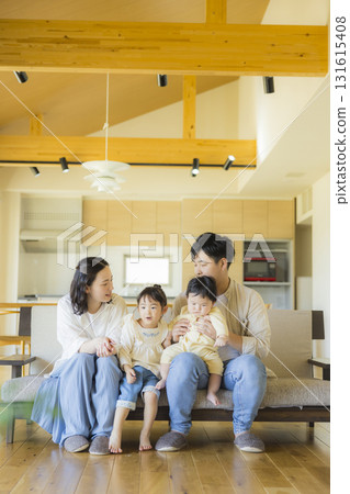 家庭的客廳 131615408