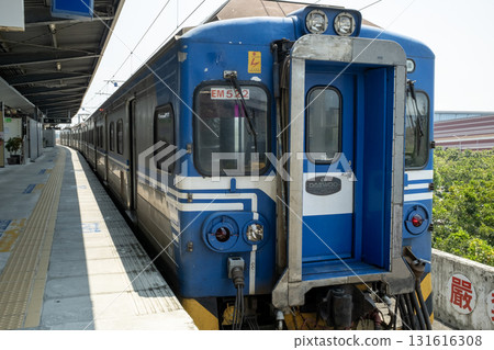 train of Taiwan Railway arrive to the platform train of Taiwan Railway arrive to the platform 131616308