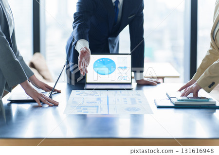 Business meeting, conference, discussion 131616948