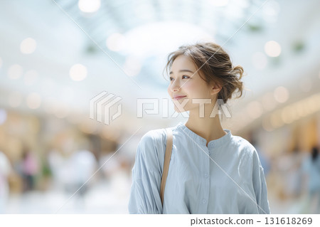 Woman portrait shopping mall 131618269