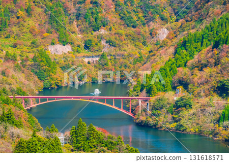 Shogawa Gorge (Autumn) Shogawa Gorge (Autumn) 131618571
