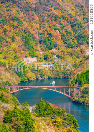 Shogawa Gorge (Autumn) Shogawa Gorge (Autumn) 131618596