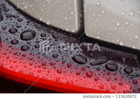 汽車車身上的水滴 汽車車身上的水滴 131620072